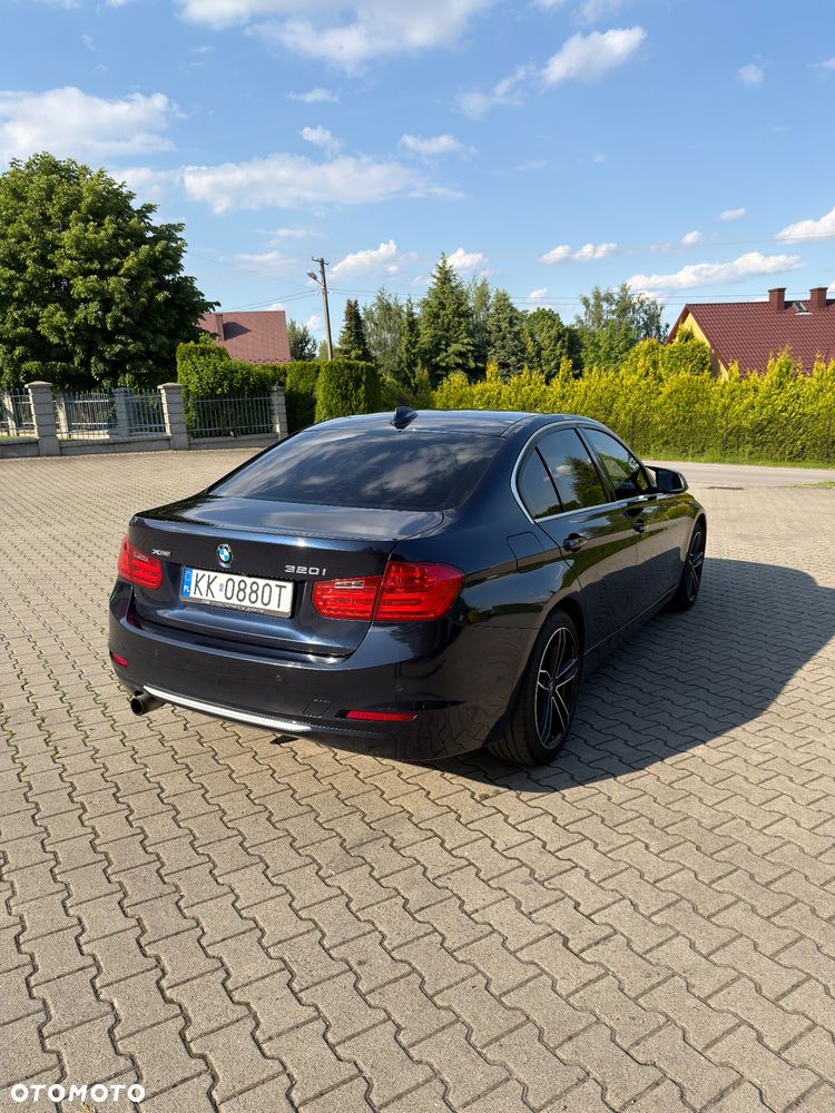 BMW Seria 3 320i xDrive Sport Line - 6