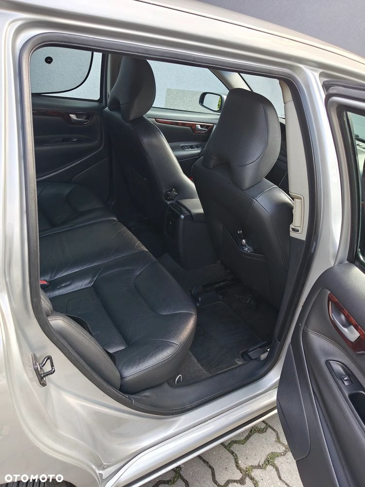 Volvo V70 2.5T Kinetic - 13