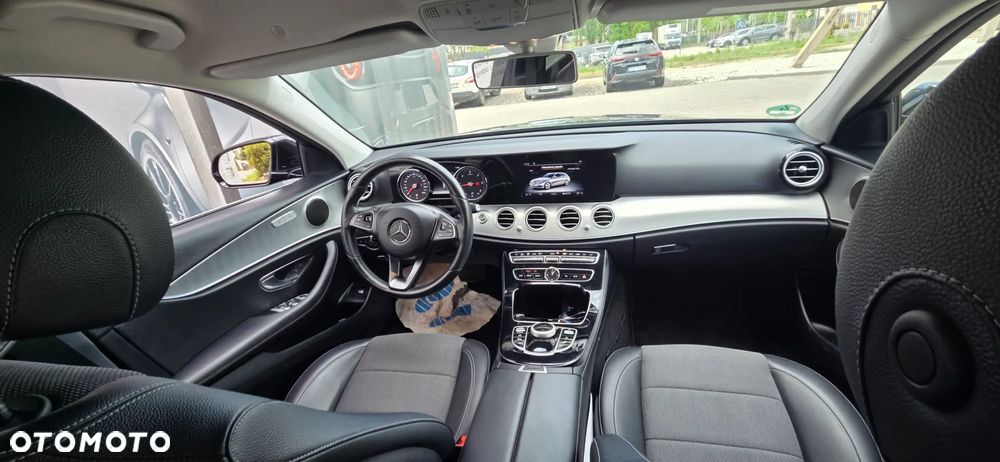 Mercedes-Benz Klasa E 220 d 9G-TRONIC - 33