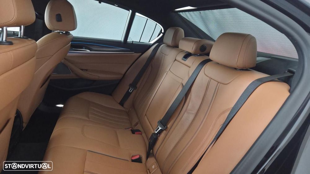 BMW 530 e Pack Desportivo M - 13