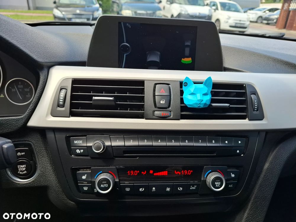 BMW Seria 3 320d - 11