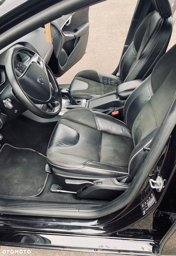 Volvo V40 D2 Drive-E R-Design Kinetic - 17