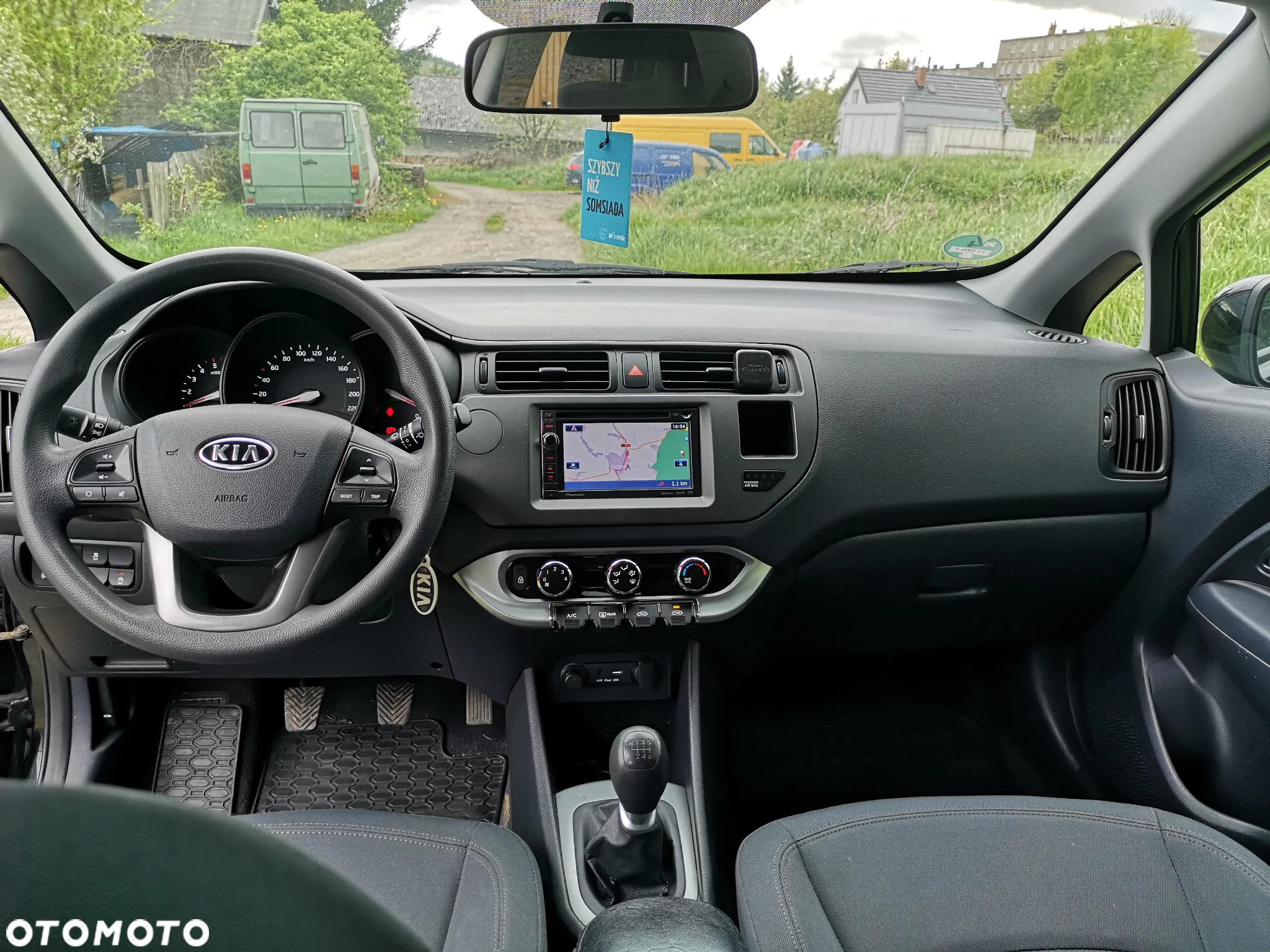 Kia Rio - 11
