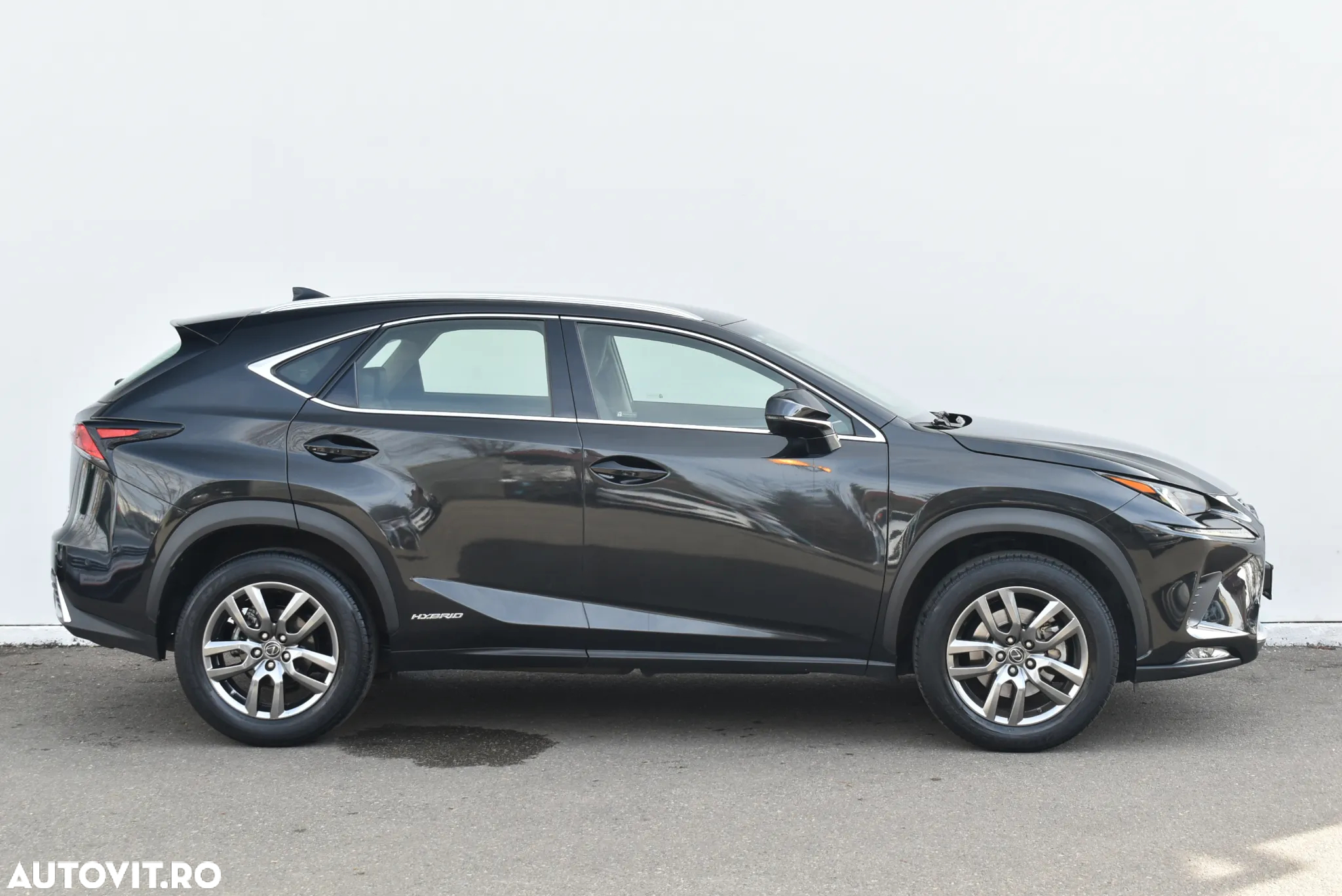 Lexus Seria NX 300h - 11
