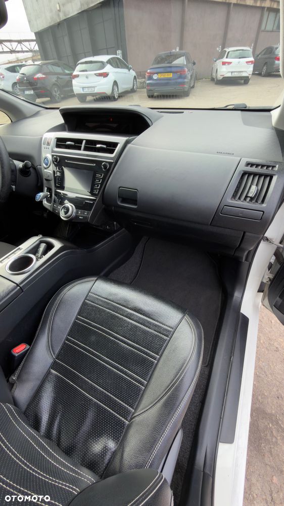 Toyota Prius+ (Hybrid) - 10