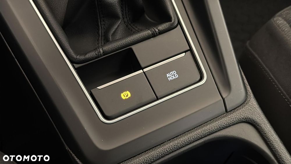 Volkswagen Golf 2.0 TDI Life - 29