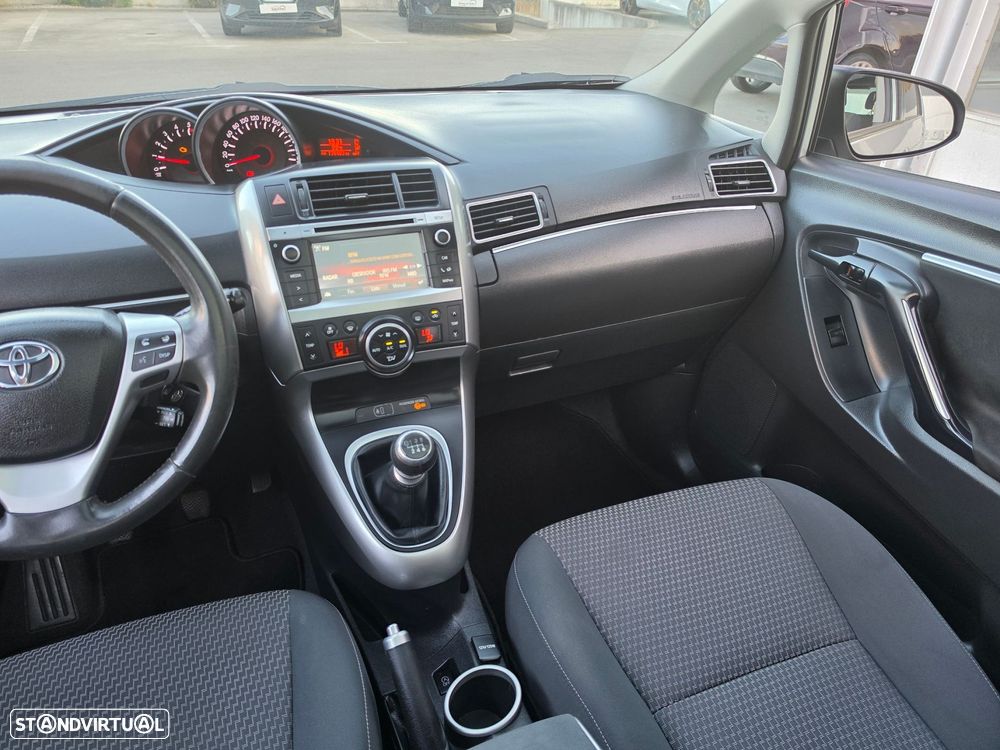 Toyota Verso 1.6 D-4D Comfort - 45