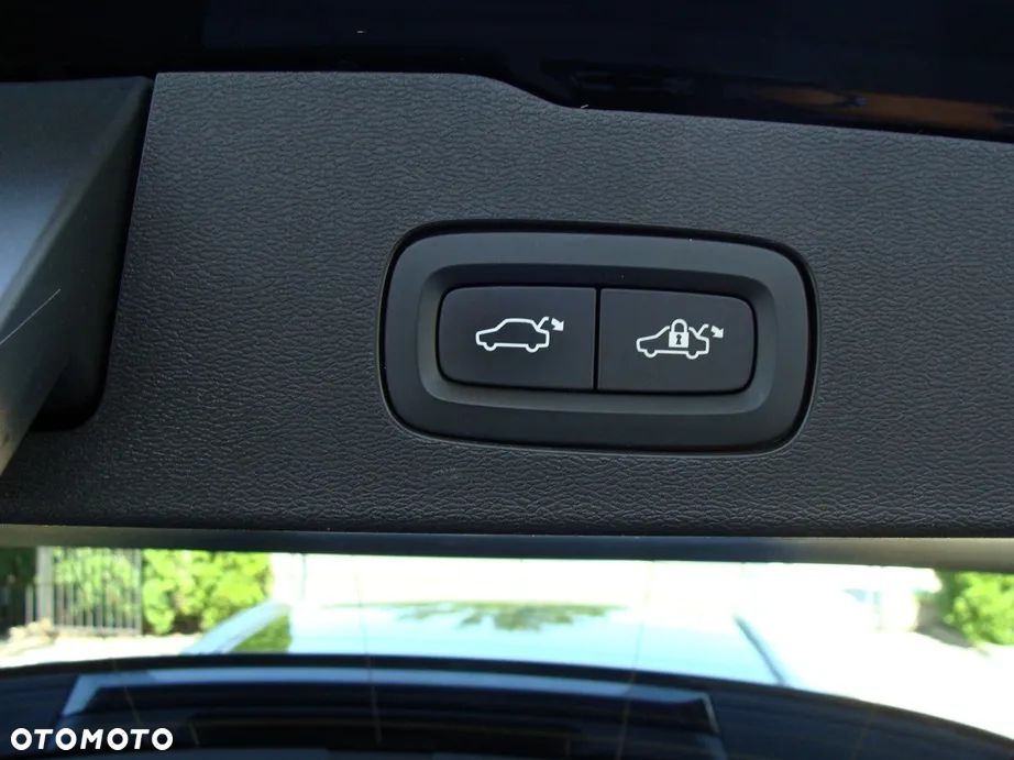 Volvo V60 T6 AWD Recharge Plus Dark - 27