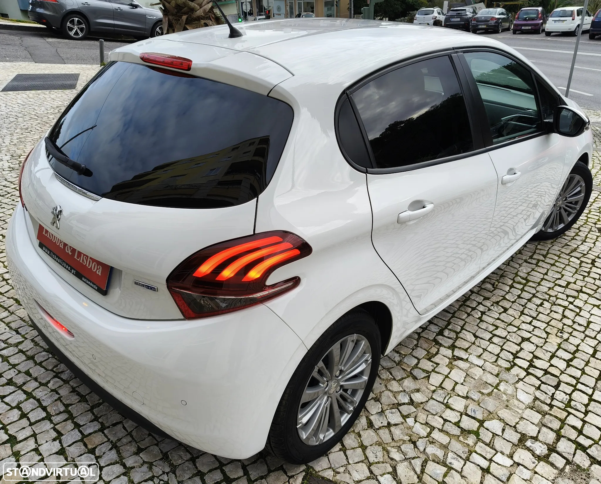 Peugeot 208 1.6 BlueHDi Style - 3