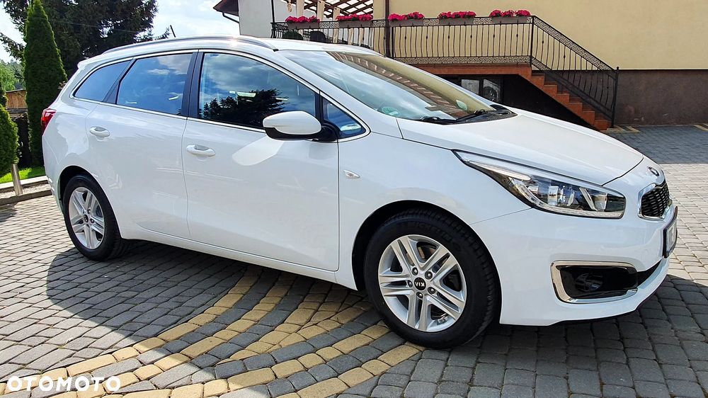Kia Ceed 1.6 CRDi 136 ISG Platinum Edition - 13