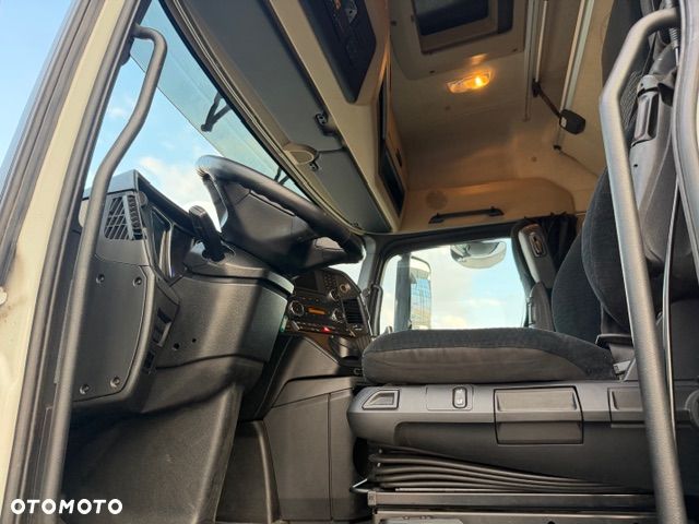 Mercedes-Benz 1845 - 13