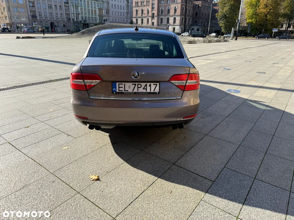 Skoda Superb 3.6 FSI 4x4 Platinum DSG - 4