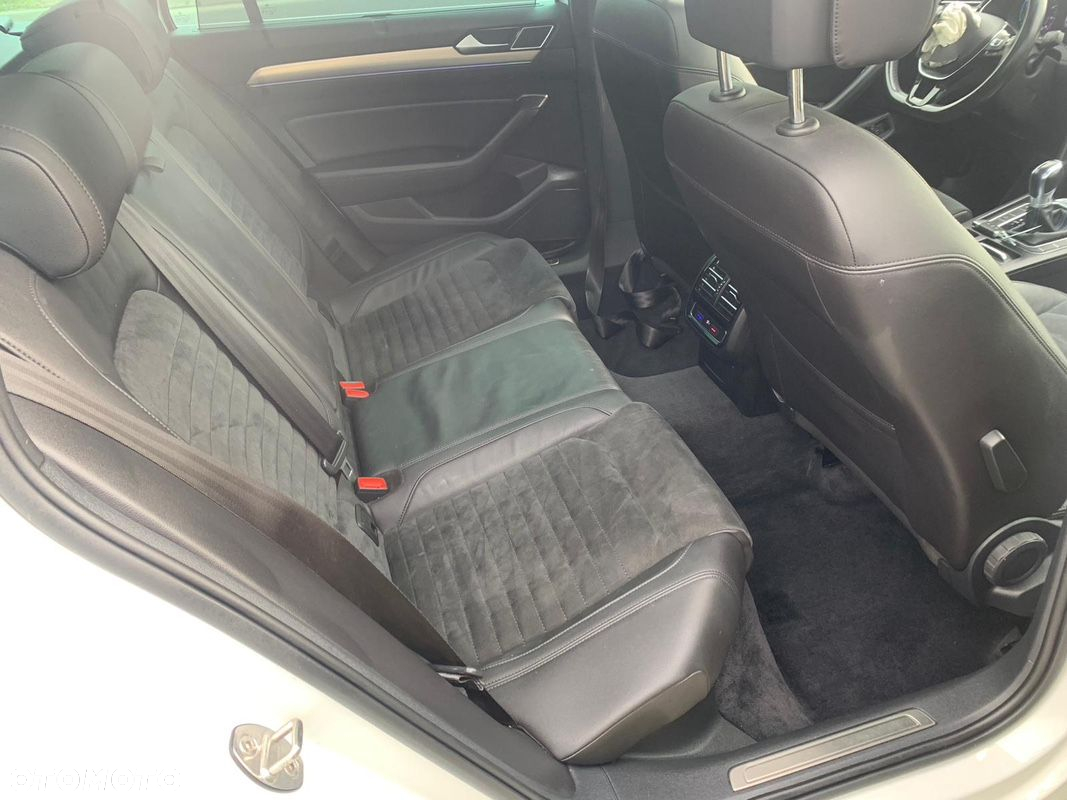 Volkswagen Passat - 30