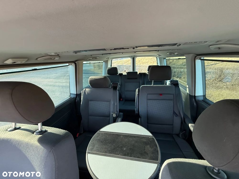 Volkswagen Multivan - 23