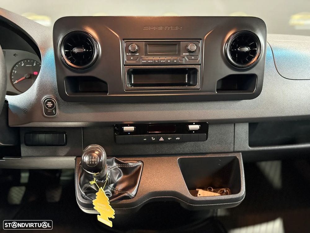 Mercedes-Benz Sprinter 514 Cabine Dupla Basculante - 10