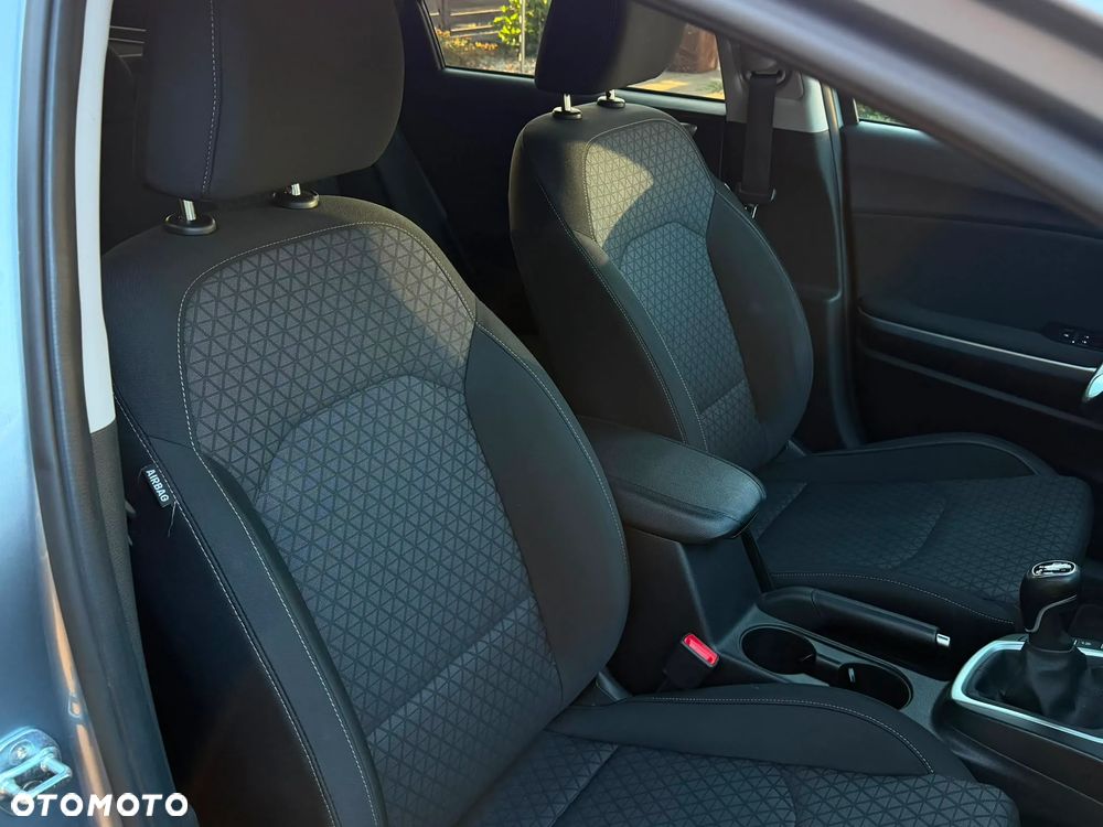 Kia Ceed 1.6 CRDi mHEV L - 10