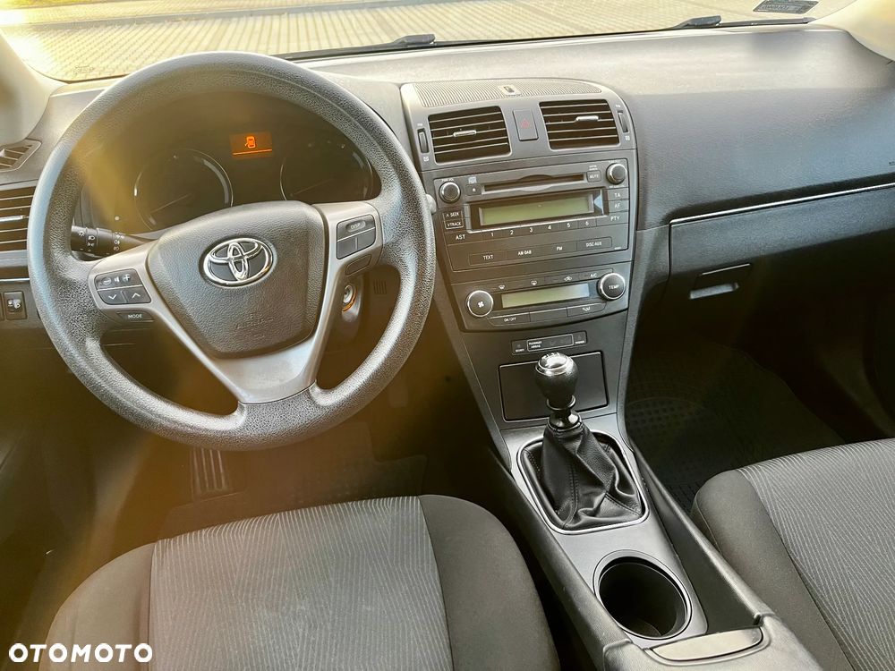 Toyota Avensis 1.8 Luna - 14