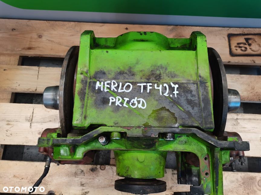 Środek mostu Merlo 42.7 TF {Przód} - 2