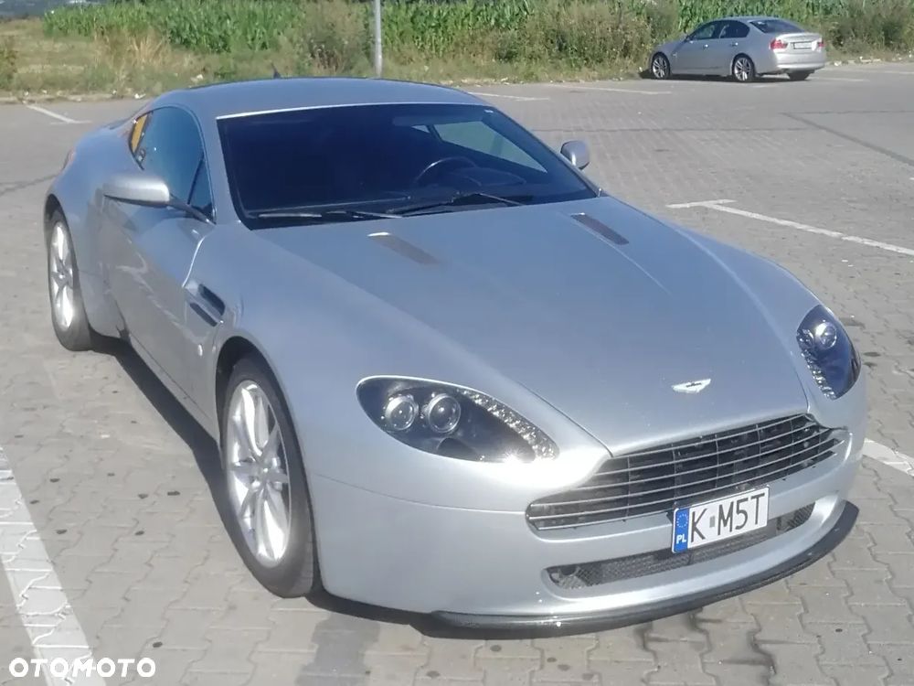 Aston Martin Vantage - 13