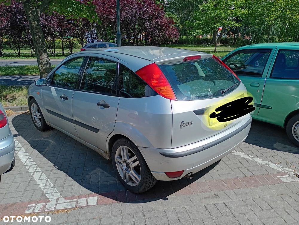 Ford Focus 1.6 Ambiente - 1