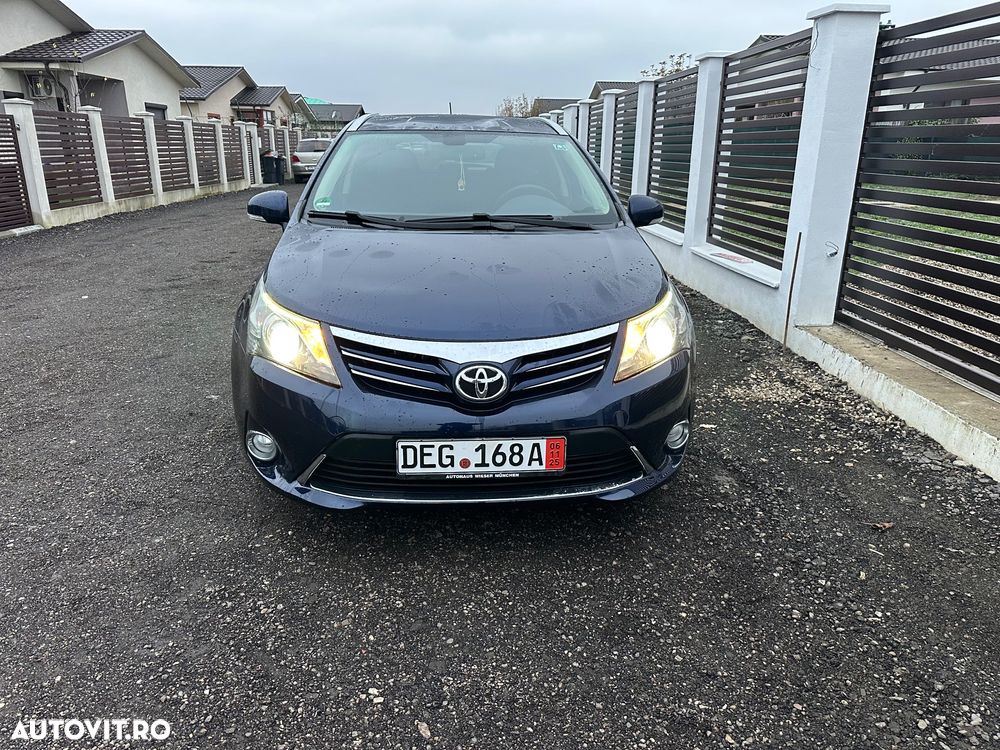 Toyota Avensis Combi 2.0 D-4D Comfort - 11