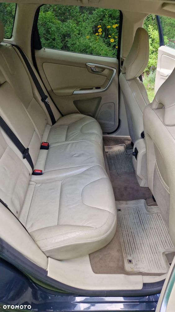 Volvo XC 60 2.4D AWD Summum - 13