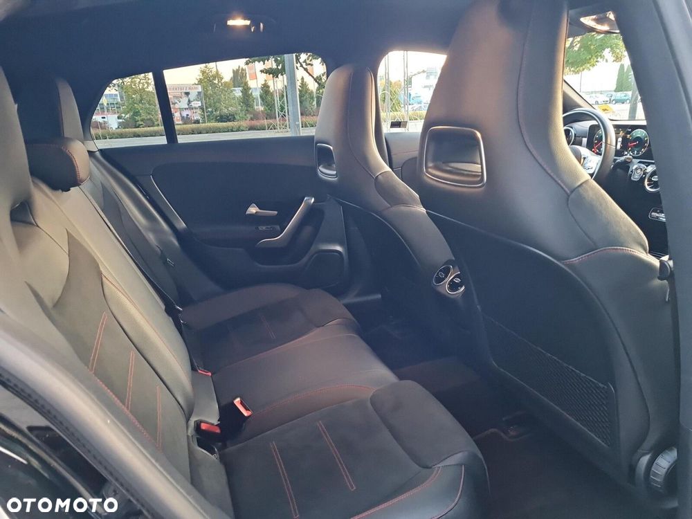 Mercedes-Benz CLA 200 AMG Line 7G-DCT - 14