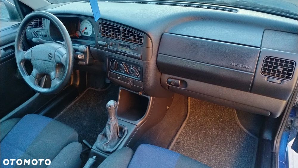 Volkswagen Golf 1.6 - 18