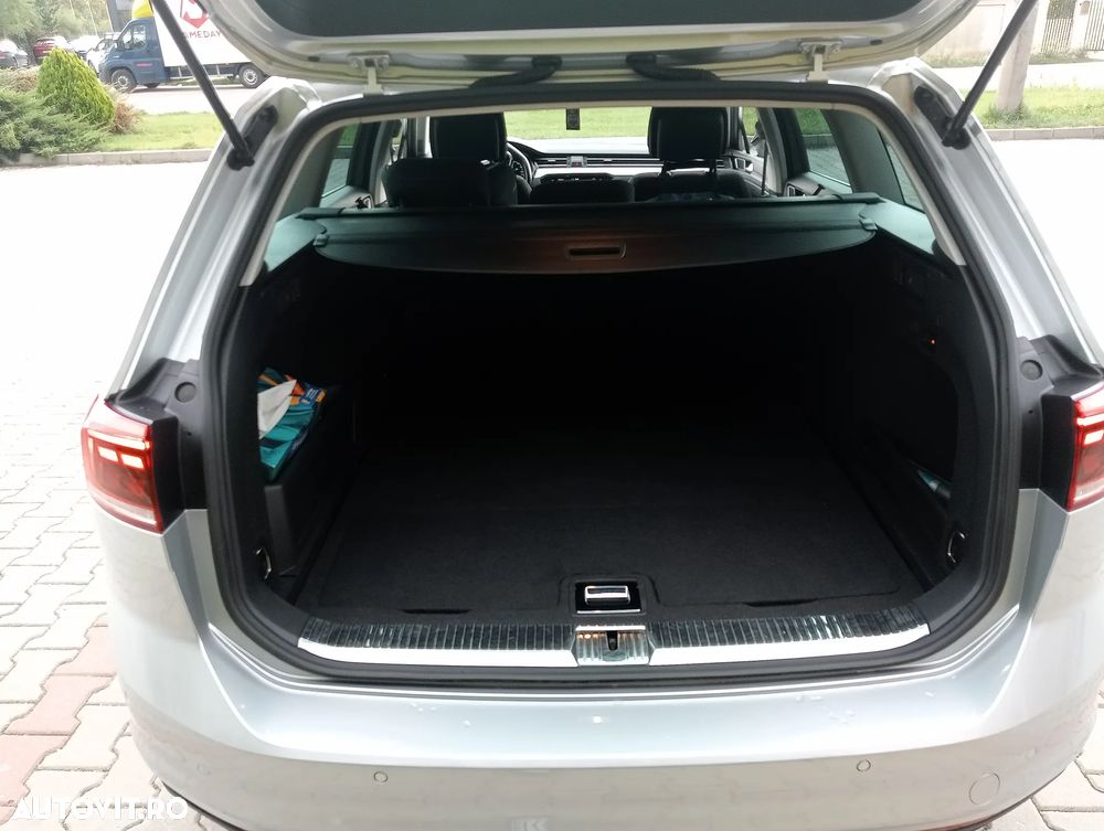Volkswagen Passat Variant 2.0 TDI DSG Business - 17