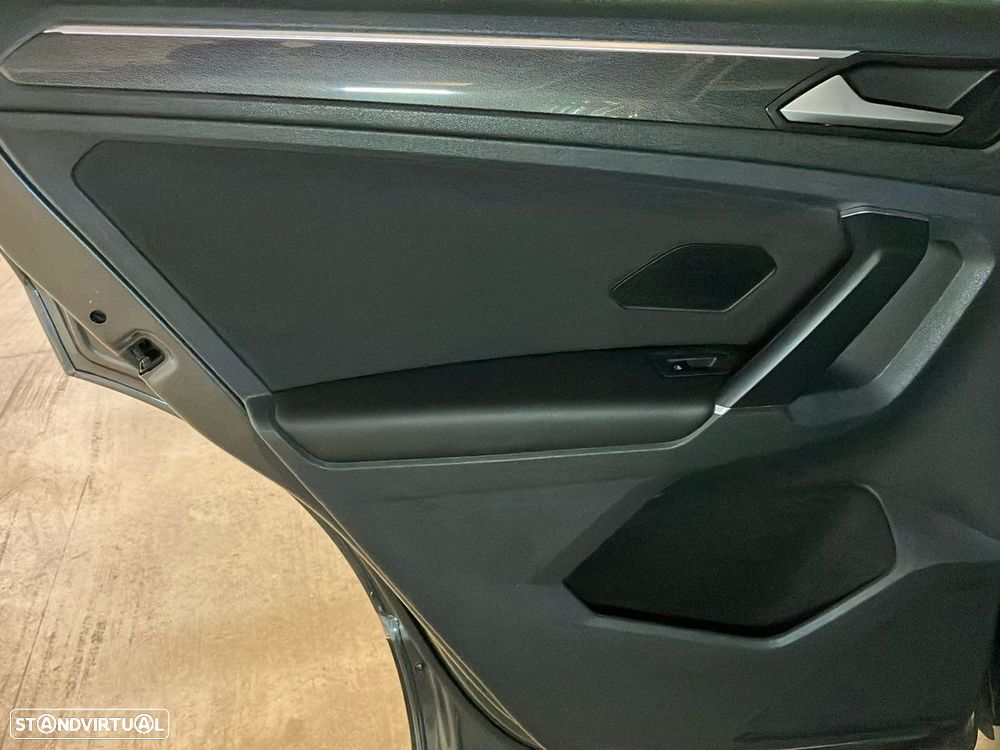 VW Tiguan 2.0 TDI Highline DSG 4Motion - 19