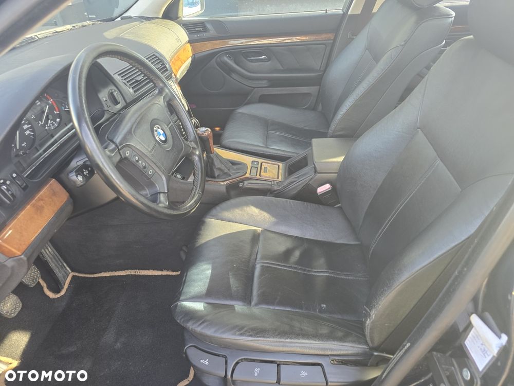 BMW Seria 5 520d - 23