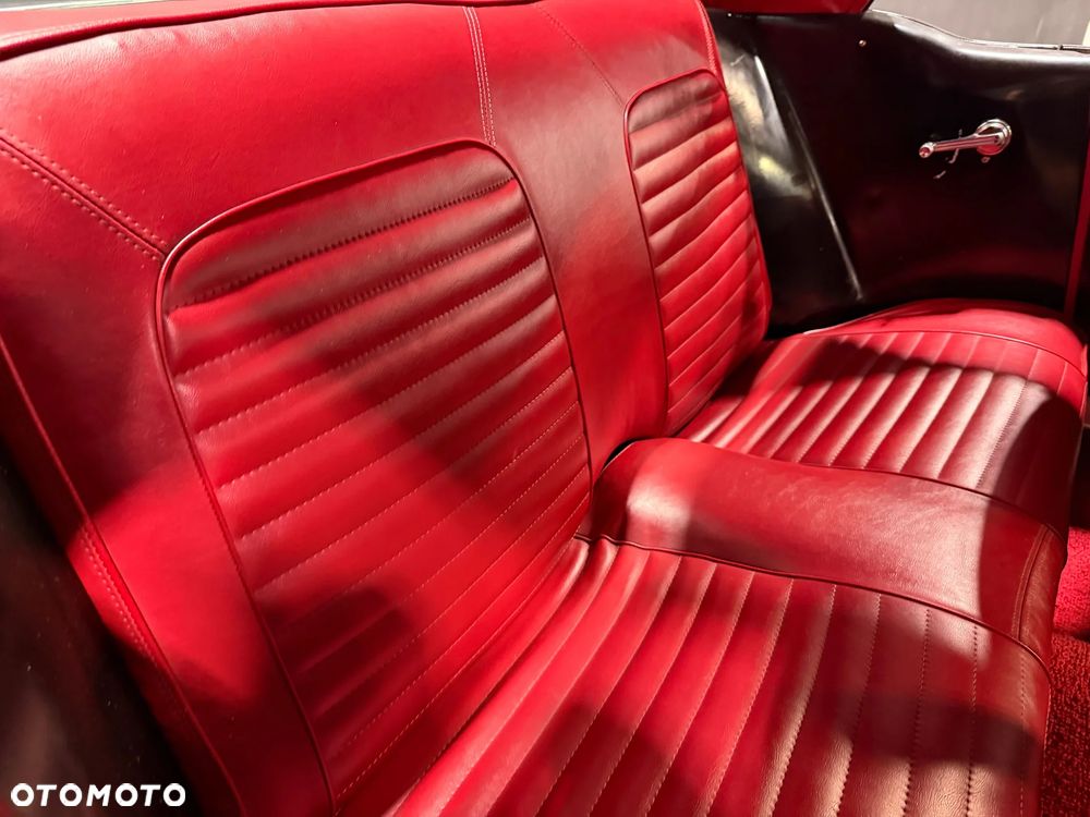 Ford Mustang - 8