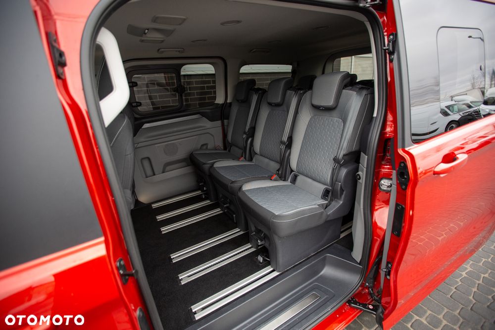 Ford Tourneo Custom - 8