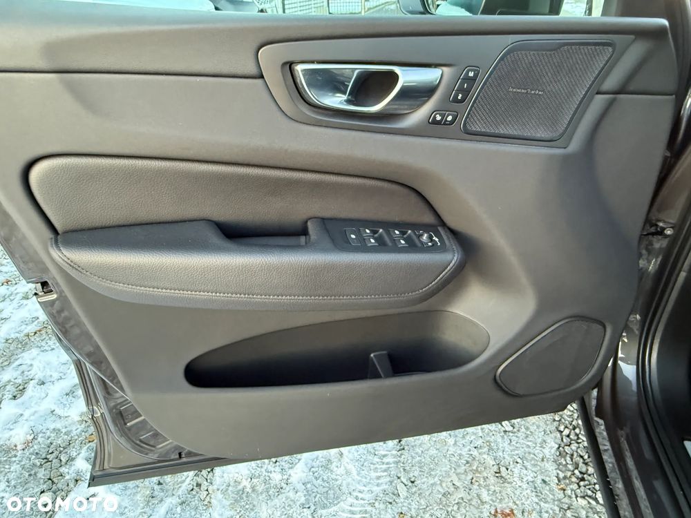 Volvo XC 60 B4 D AWD Geartronic Inscription - 25