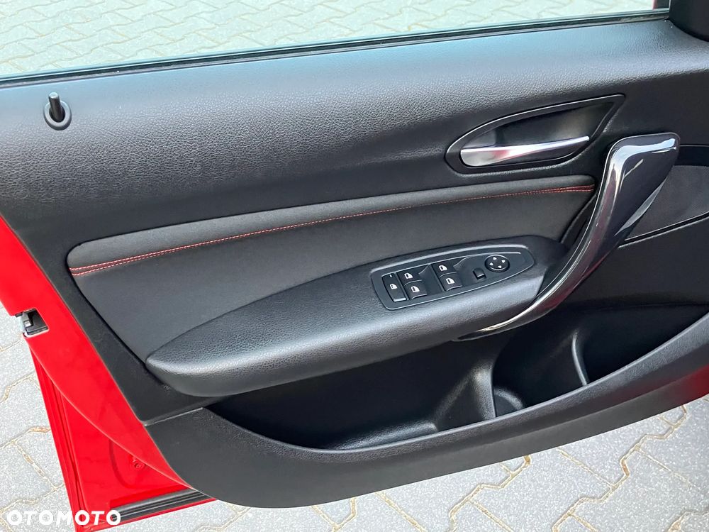 BMW Seria 1 120i Edition Lifestyle - 17