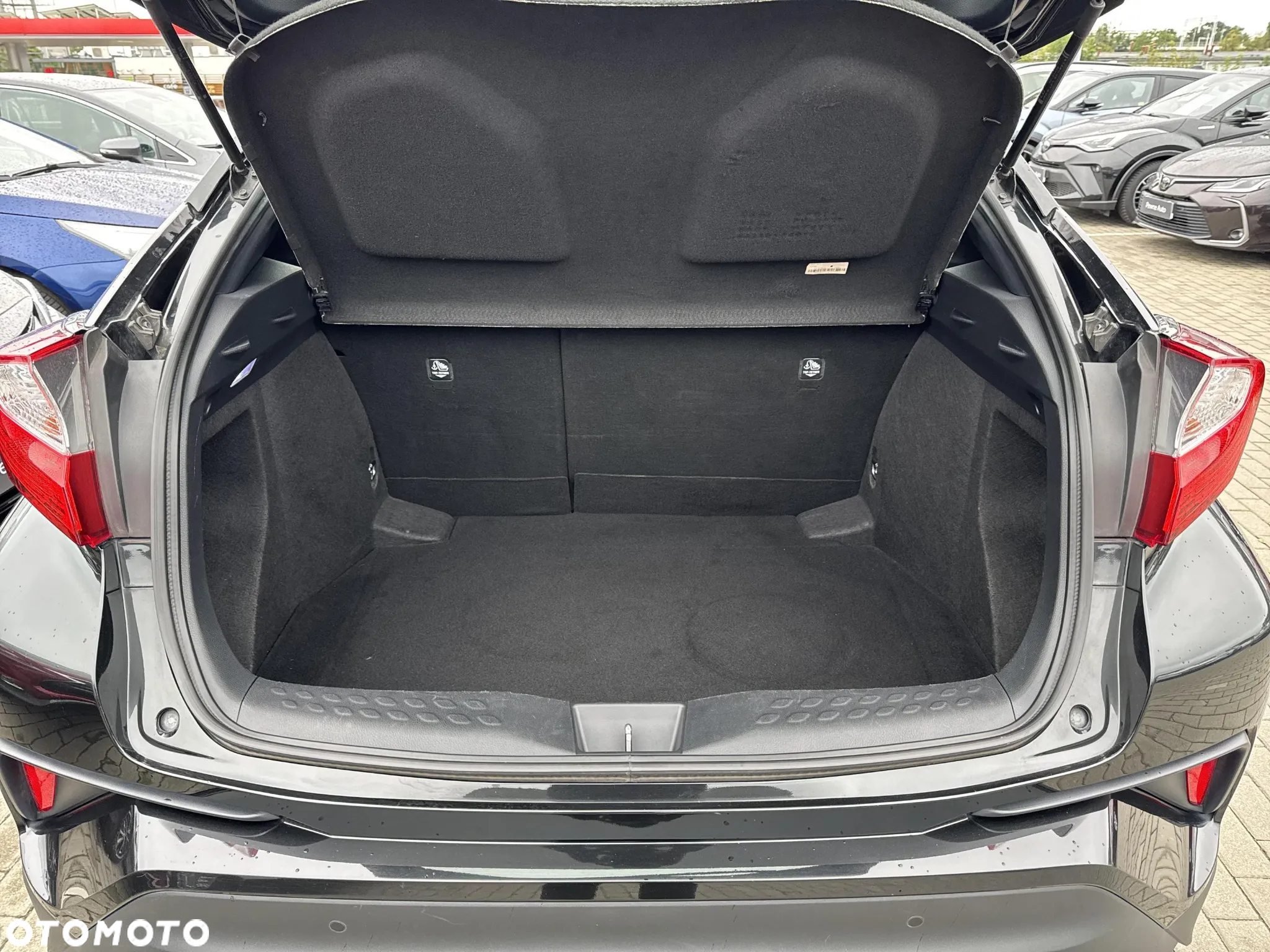 Toyota C-HR 1.8 Hybrid Premium - 12