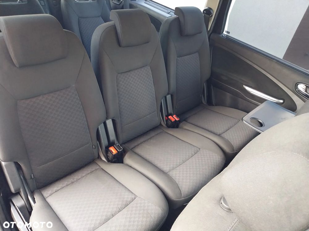 Ford Galaxy 2.0 TDCi Ghia - 8
