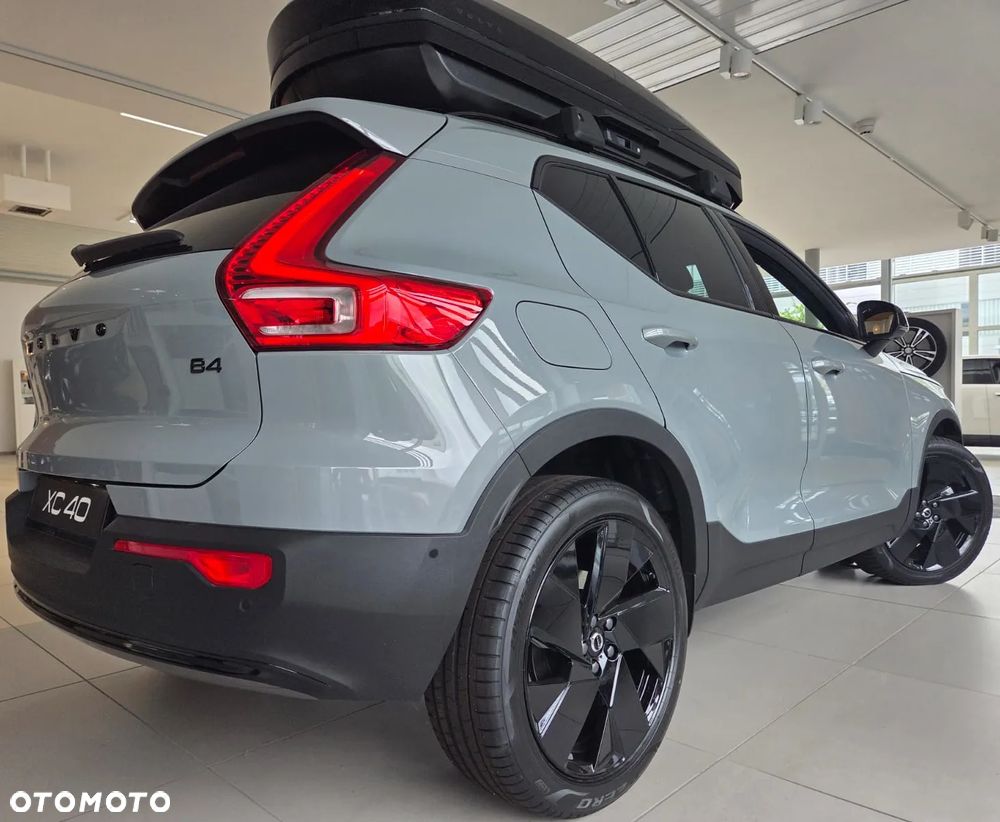 Volvo XC 40 B4 AWD Plus Dark - 8