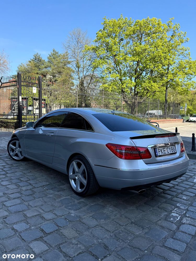Mercedes-Benz Klasa E 250 CGI BlueEffICIENCY - 2
