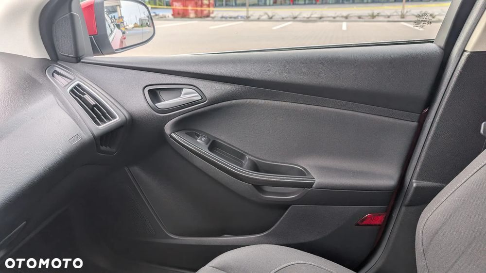 Ford Focus 1.5 EcoBoost Titanium ASS - 11