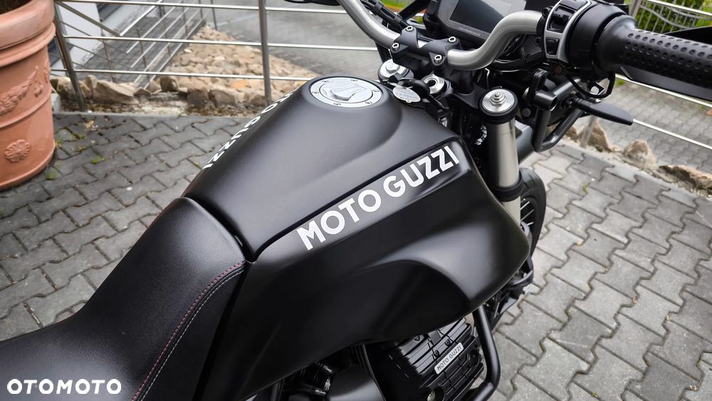 Moto Guzzi V85 - 15