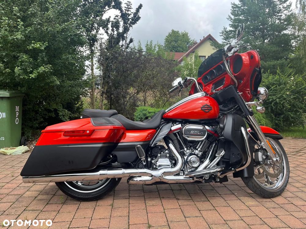 Harley-Davidson CVO Street Glide - 2