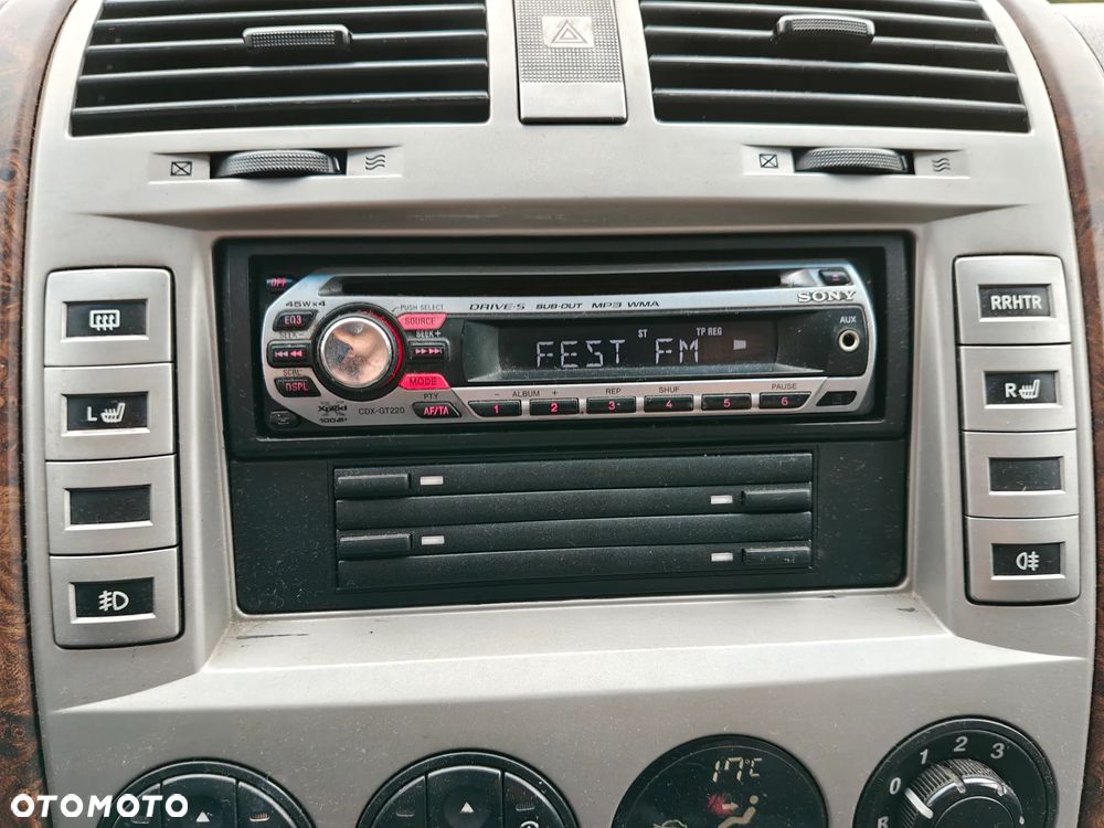 Kia Carnival CRDi Executive - 39