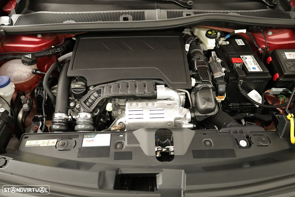 Peugeot 2008 1.2 PureTech Allure EAT8 - 24