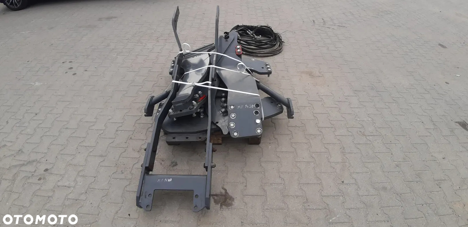 Konsola Adaptacja do ładowacza mailleux Massey Ferguon 7620 - 6