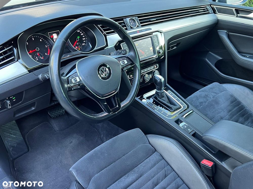 Volkswagen Passat 2.0 TDI SCR DSG Comfortline - 2
