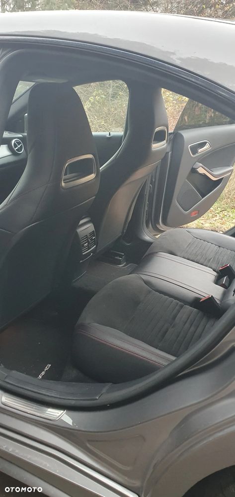 Mercedes-Benz CLA 200 AMG Line - 11