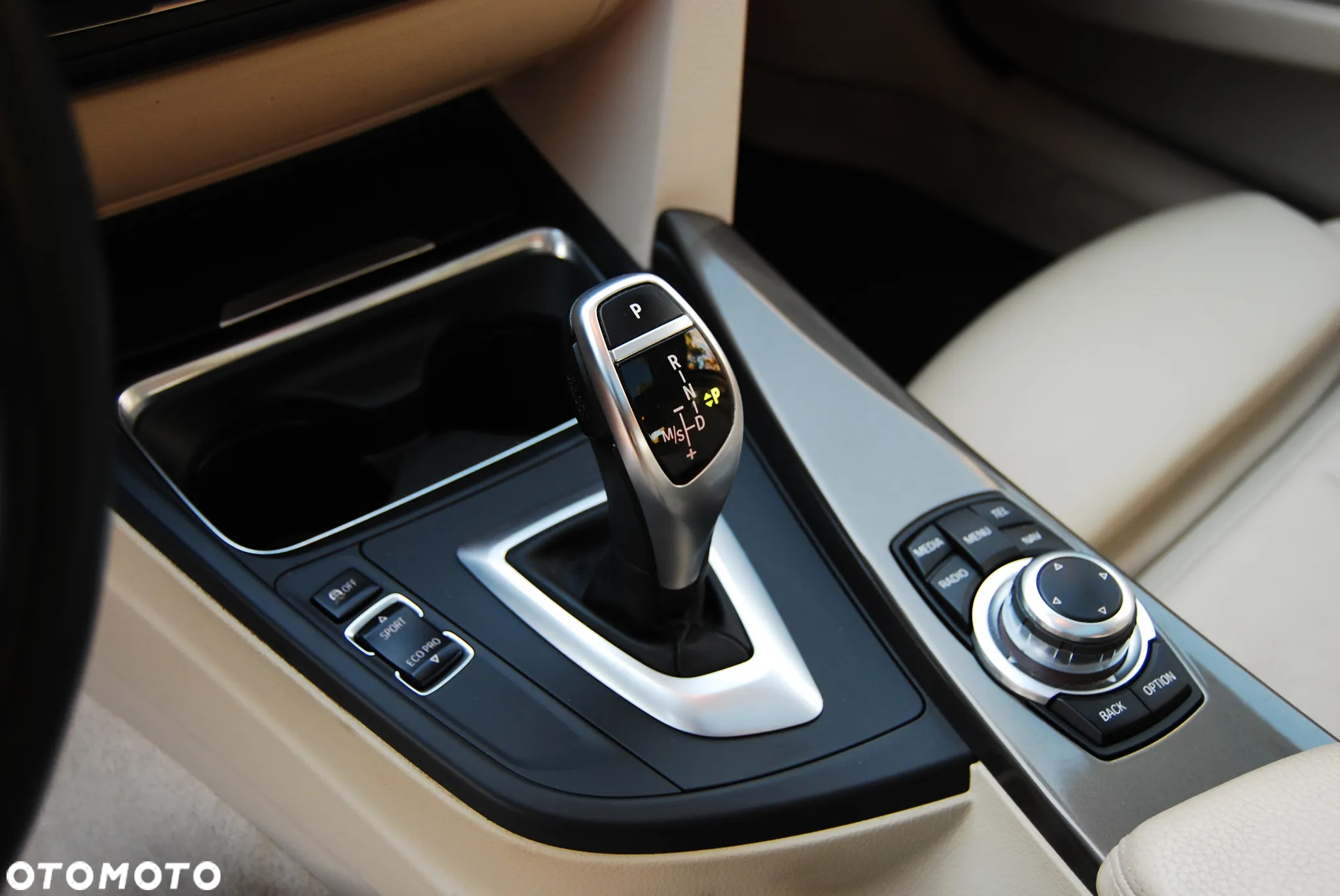 BMW Seria 3 320i Modern Line - 25