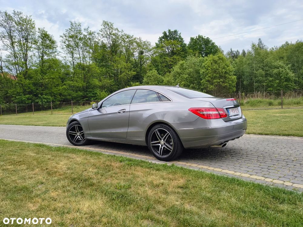 Mercedes-Benz Klasa E 220 CDI - 28