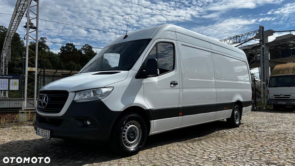 Mercedes-Benz Sprinter 319 - 3
